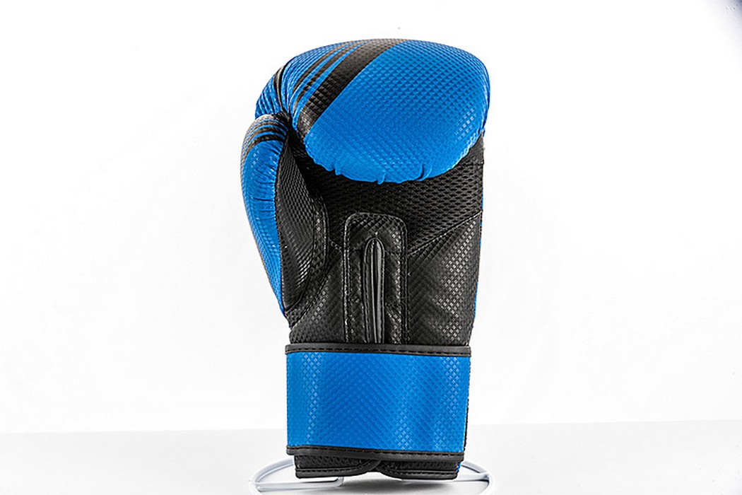 Боксерские перчатки UFC PRO Performance Rush Blue,16oz 1050_700